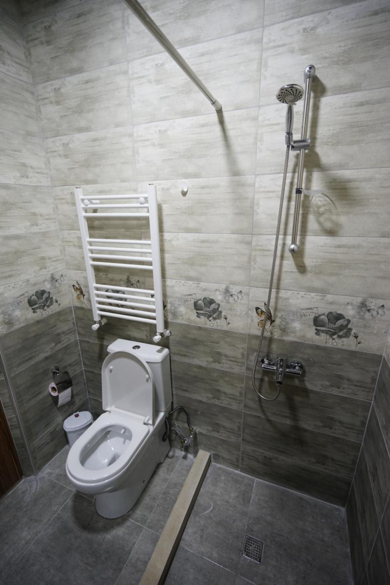 Hotel Daisy S Home Kutaisi Esterno foto