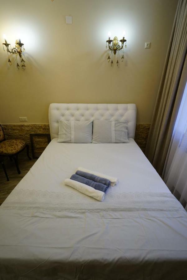 Hotel Daisy S Home Kutaisi Esterno foto