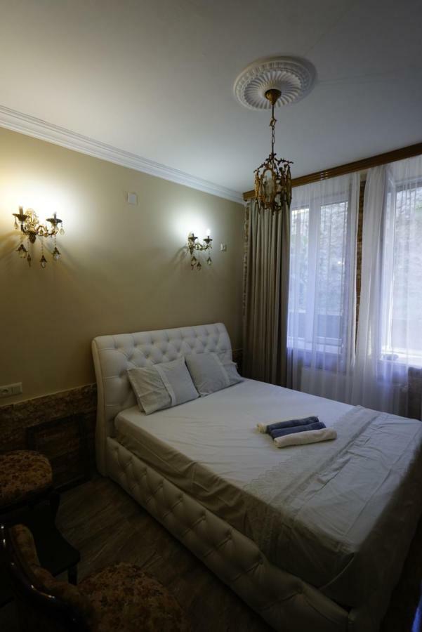 Hotel Daisy S Home Kutaisi Esterno foto