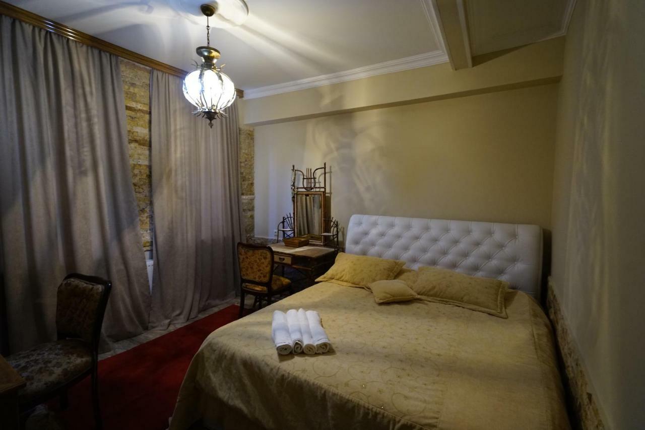 Hotel Daisy S Home Kutaisi Esterno foto